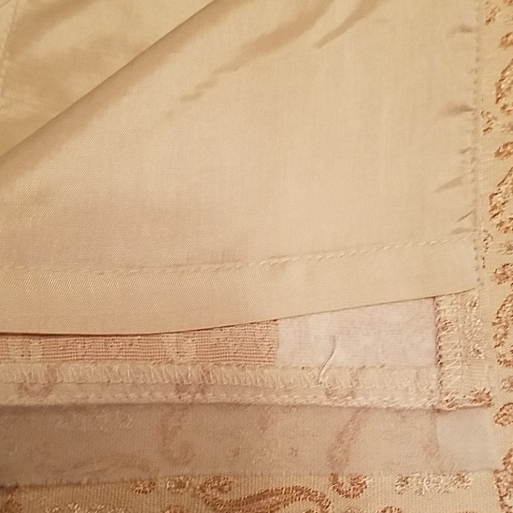 The Limited Pencil Skirt with embroidered design - Picture 5 of 8